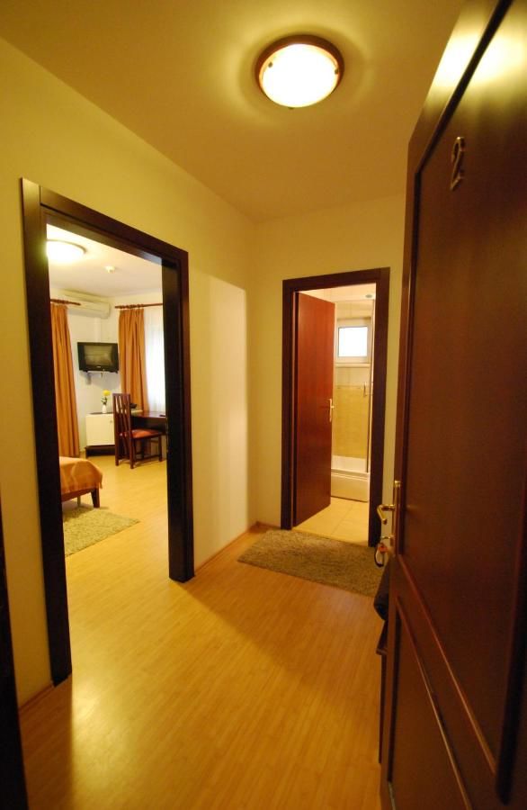 Гостевой дом Casa iRMA - Rooms for rent Бакэу